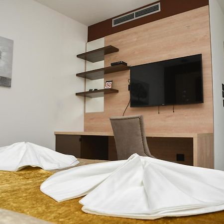 Hotel Meduza Senj  Buitenkant foto