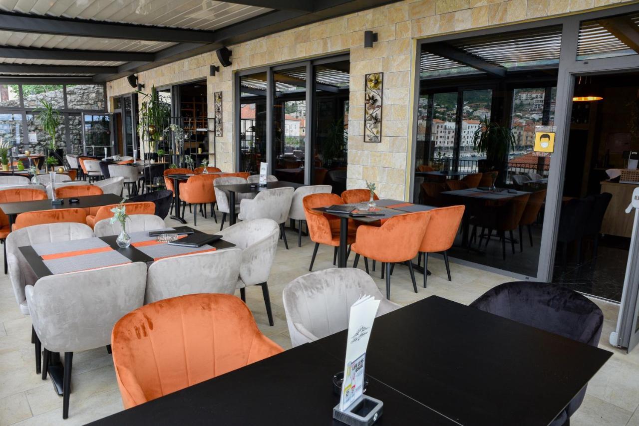 Hotel Meduza Senj  Buitenkant foto