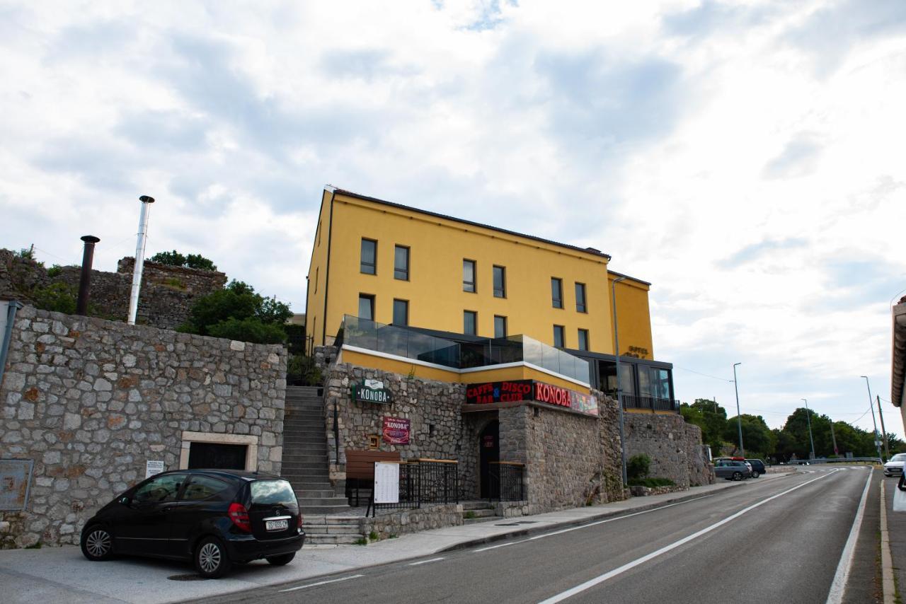 Hotel Meduza Senj  Buitenkant foto