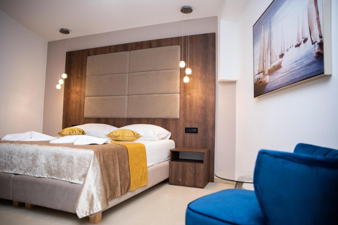Hotel Meduza Senj  Buitenkant foto