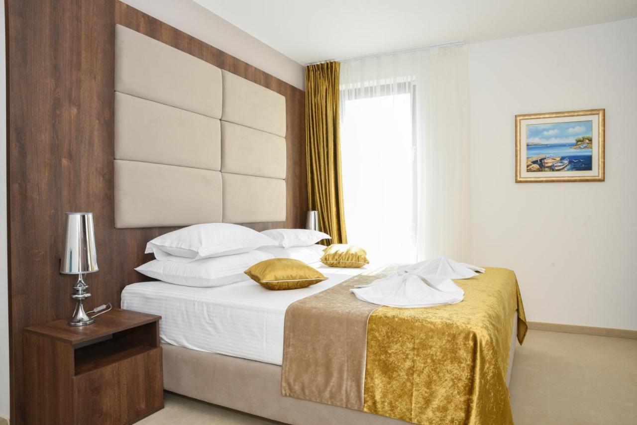 Hotel Meduza Senj  Buitenkant foto