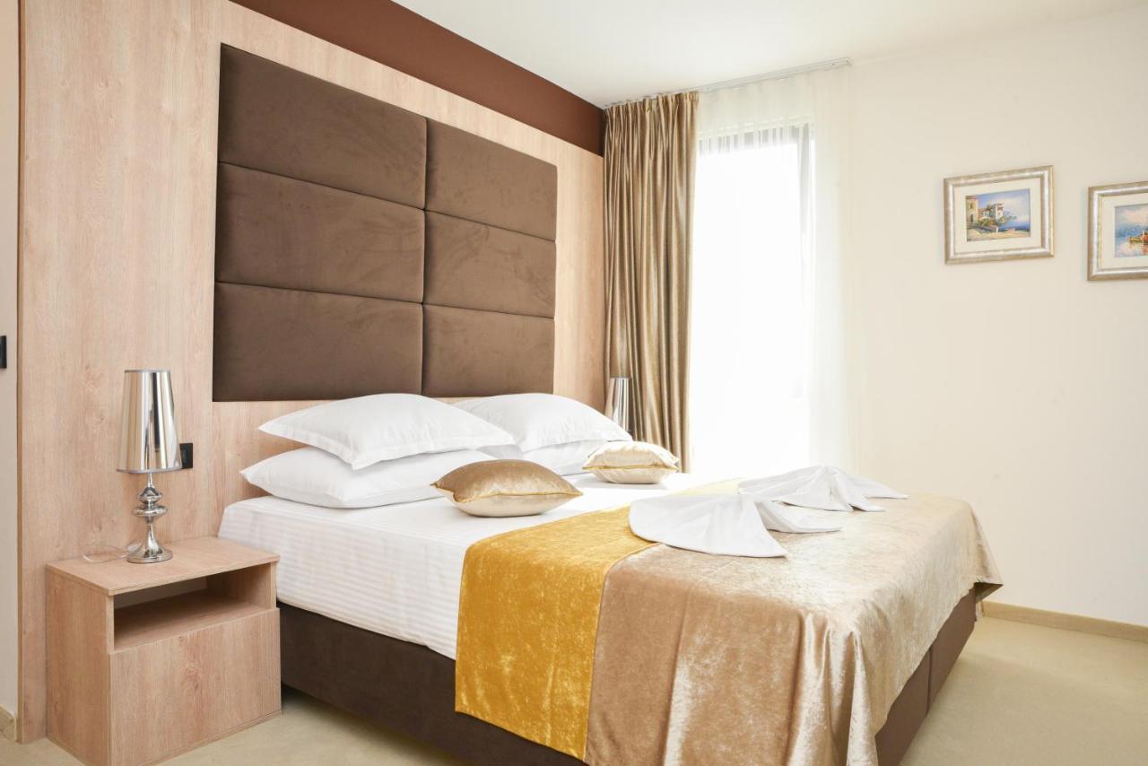 Hotel Meduza Senj  Buitenkant foto